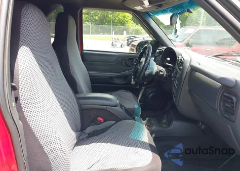 2001 Chevrolet Blazer Ls из США, поврежденный, VIN 1GNCT18W71K113153